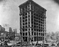 The Shreve Building stands amid the ruins of the 1906 San Francisco earthquake.