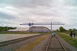 Voie et sel de déneigement.