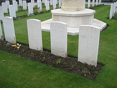 Tombes au cimetière d'Ascq.