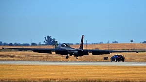 U-2, chase car, Beale AFB, 2012.jpg
