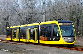 De eerste Spaanse tram van het type Urbos 100 bestemd voor de Uithoflijn, bij de remise te Nieuwegein; 18 januari 2017.