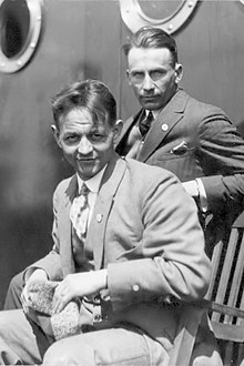 Wout Buitenweg en Harry Dénis (1926) .jpg