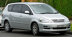 2003-2010 Toyota Avensis Verso (ACM21R) GLX wagon (2011-06-15).jpg