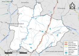 Carte en couleur présentant le réseau hydrographique de la commune