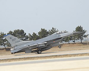 35th Fighter Squadron - General Dynamics F-16C Block 40F Fighting Falcon - 89-2064.jpg