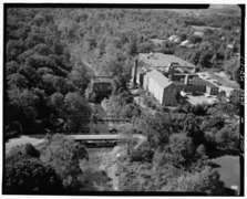 L'usine Savage Mill et le pont Bollman dans les années 1970.