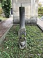 Sépulture des Sœurs de la Providence de Portieux laissée à l'abandon à l'ancien cimetière de Courbevoie.