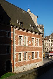 Façade latérale est