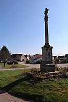 Croix et bourg de Charmes.