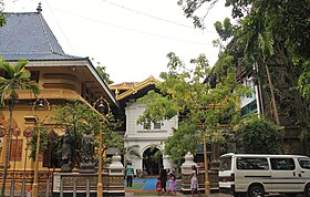 Gangaramaya Temple.JPG