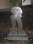 Skulpturen "" av Horst Antes, utställd på offentlig plats i Hannover, Tyskland.