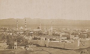 Pemandangan umum Madinah, termasuk Masjid Nabawi dan Kubah Hijaunya