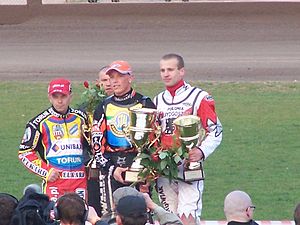 http://upload.wikimedia.org/wikipedia/commons/thumb/9/9a/Kryterium_Asow_2007_(podium).jpg/300px-Kryterium_Asow_2007_(podium).jpg