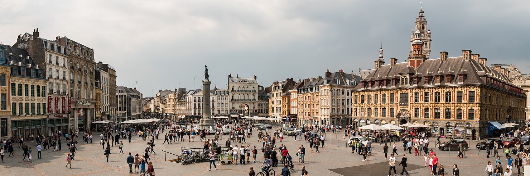 Immagine originale di Altstadt Lille Panorama, immagine derivata di Teseo.