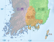 三国時代、4～5世紀半ばの朝鮮半島 左は韓国の教科書で見られる範囲、右は日本の教科書で見られる範囲。半島西南部の解釈には諸説がある。