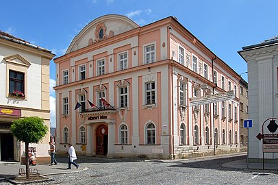 Ancien hôtel de ville.