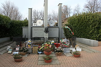 Tumba de Fausto y Serse Coppi, en el jardín de su casa en Castellania