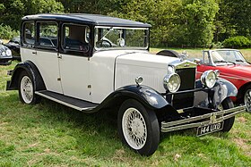 Morris Oxford Six Saloon (1930) (15108578143).jpg