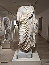 100) Statua acefala (sala 27)