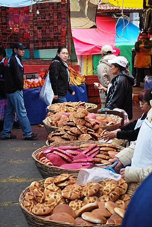 English: Pan de Muerto for sale at the Day of ...