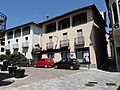 Miniatura per Habitatge a la plaça de la Generalitat, 2 (Sant Pere de Torelló)