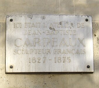 Plaque commémorative sur la façade.