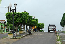 De hoofdstraat Av. Um São José in Rodrigues Alves