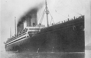 SS Kronprinzessin Cecilie entering Bar Harbor, Maine, in August 1914.jpg
