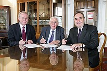 Alex Salmond (right) meets Ian Paisley (centre) and Martin McGuinness in 2008. Scottish and Northern Ireland Ministers.jpg