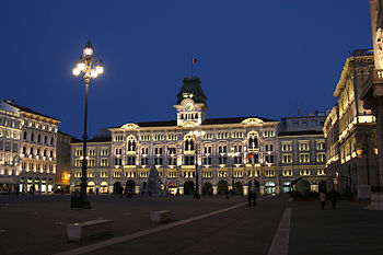 English: Central square, Trieste, Italy