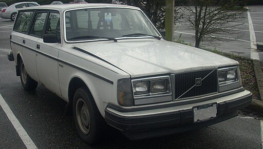 Volvo 240 Wagon -- Front