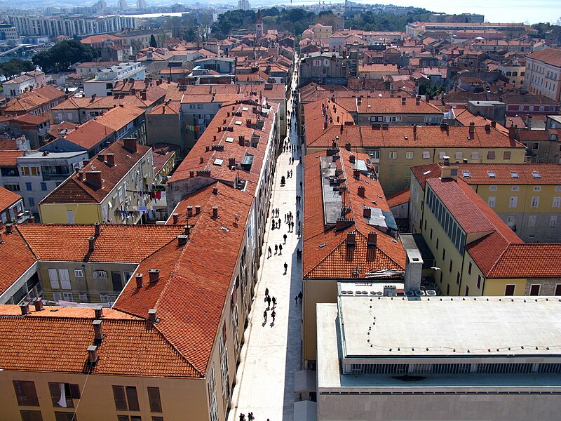 800px-Zadar_Kathedrale_St._Anastasia_03.jpg