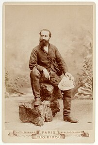 Portrait de l'explorateur français Émile-Arthur Thouar, réalisé en 1883 par Eugène Pirou. (définition réelle 2 642 × 3 929)