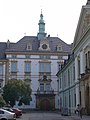 Arcibiskupství olomoucké sídlí v arcibiskupském paláci ve Wurmově ulici