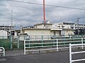 NHK宮竹ラジオ放送所の根本の建物