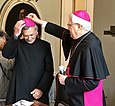 Maurizio Malvestiti impose la calotte à Egidio Miragoli à peine élu évêque de Mondovì le 29 septembre 2017.