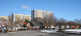 Huizen in Eriksfält, met aan de achterkant de wijk Heleneholm.