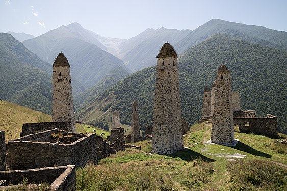 12. Башенный комплекс в Эрзи, Джейрахский район Автор — Argenberg