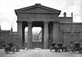 原有的車站入口尤斯頓拱門，攝於1896年
