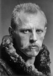 Fridtjof Nansen LOC 03377u-3.jpg (Фрыцьёф Нансэн, 1896) y FridtjofNansen.jpg (Retrat de Fridtjof Nansen)