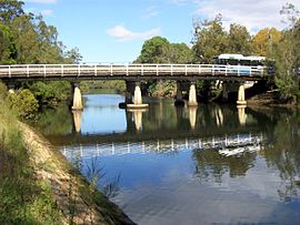 Fullers Bridge & Bus.jpg