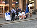 Uno dei gazebo organizzati dalla Lega in occasione del referendum tra gli iscritti sul Contratto di Governo con il Movimento 5 Stelle, a Bologna il 19 maggio 2018