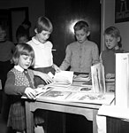 Barnboksutställning på stadsbiblioteket, 1956
