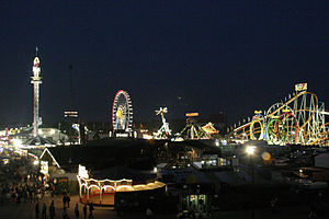 Vue d'ensemble de la fête de nuit