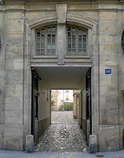 Entrée du no 29 bis (hôtel d'Albret).