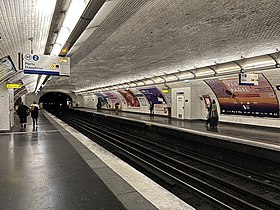 Vue d'ensemble des quais en direction de Nation.