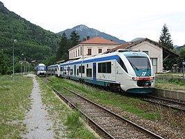 Station met Frans en Italiaans materieel