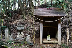 稲荷神社と夕日の仮屋