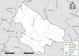 Carte en couleur présentant le réseau hydrographique de la commune