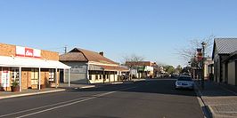 De hoofdstraat van Bordertown